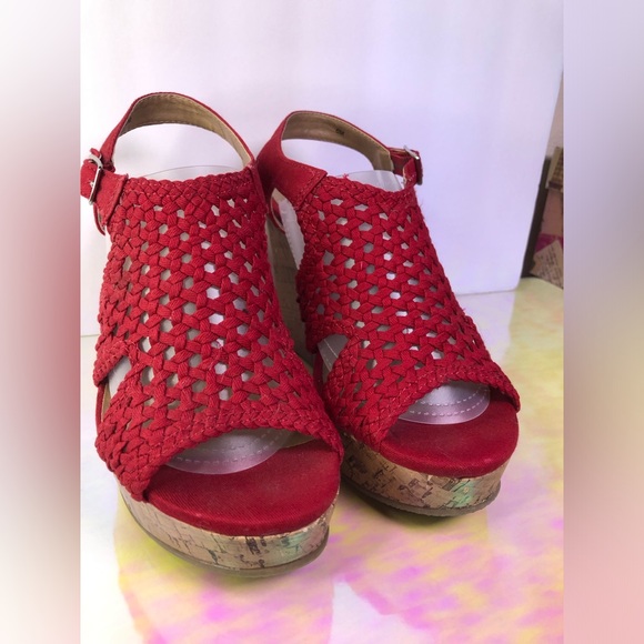 SO Vibrant Red Woven Wedges - Picture 4 of 16